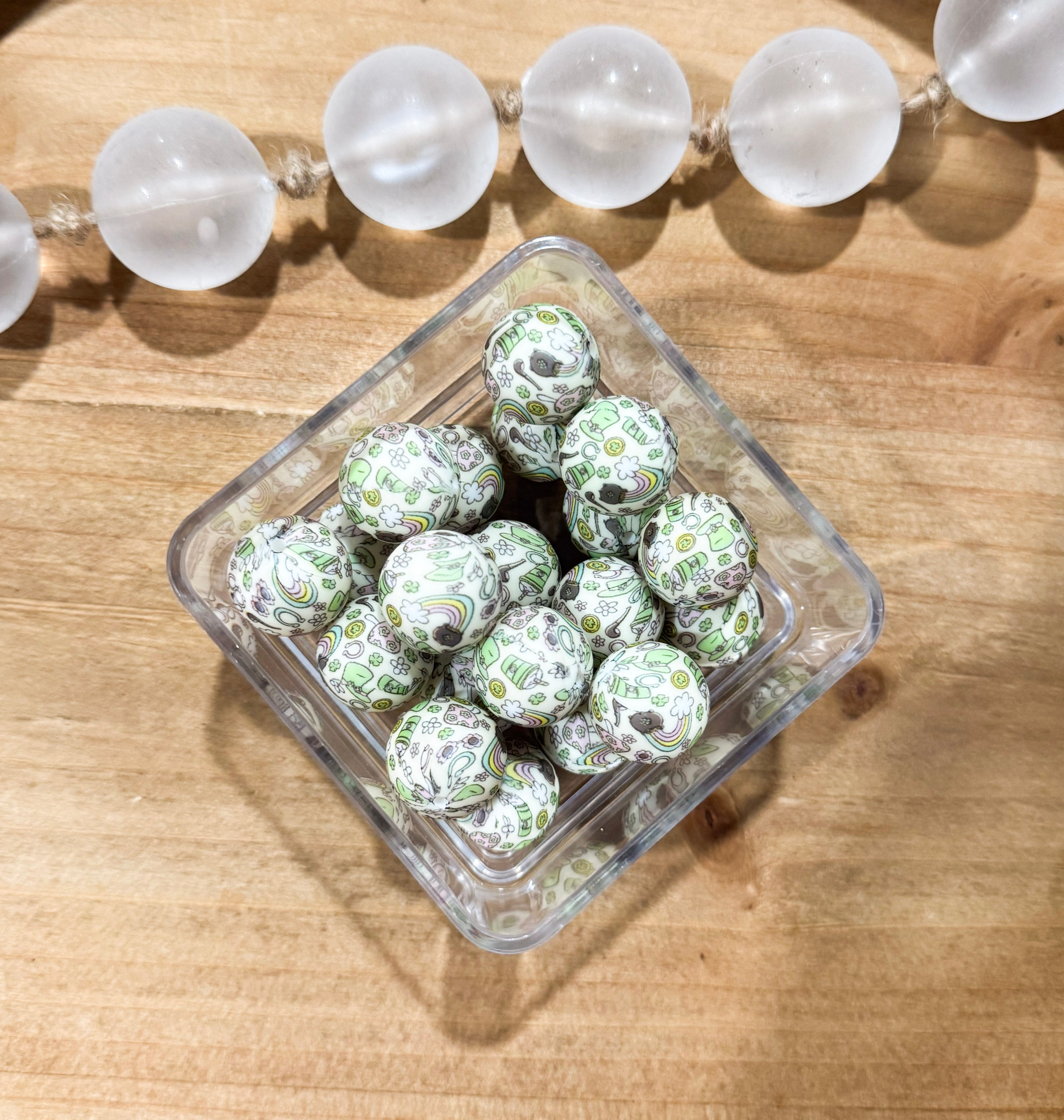 St Pattys 19mm Round Beads 20ct