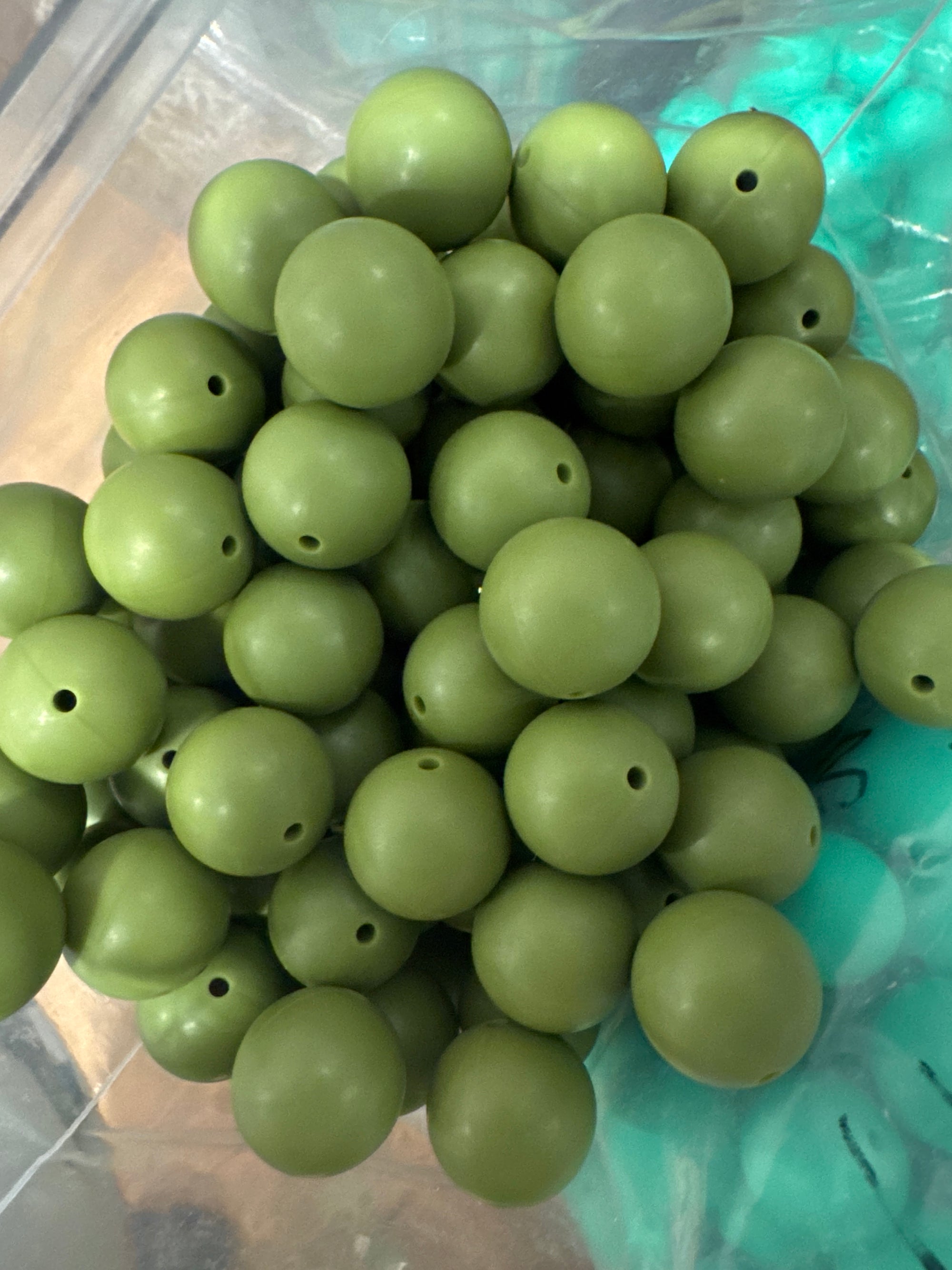 Hunter Green 19mm Bead [Single]