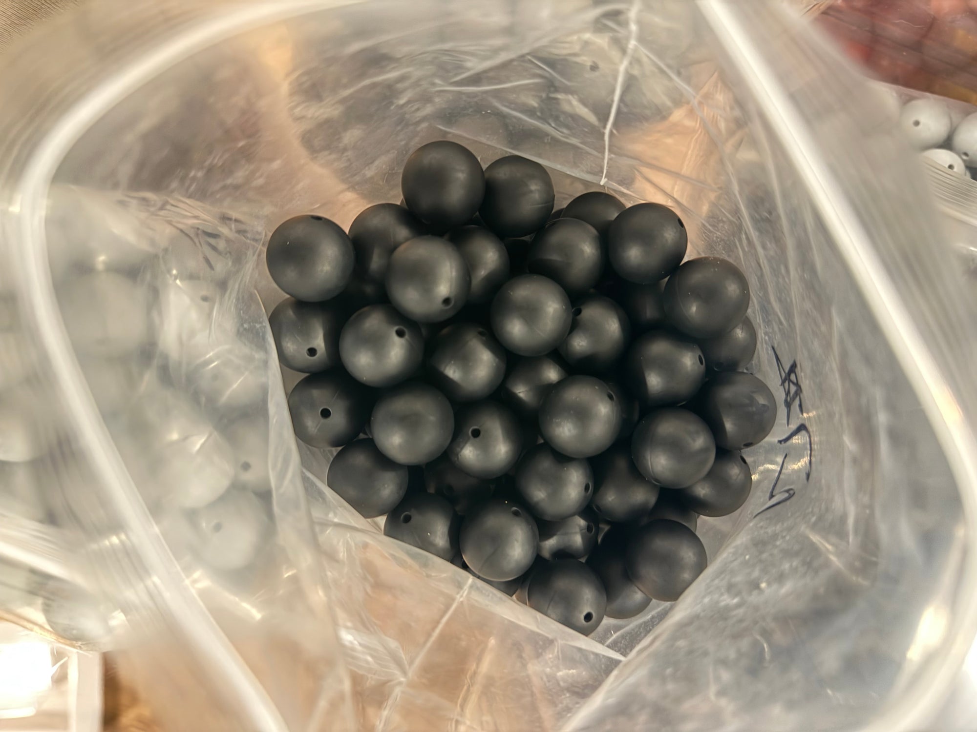 Black 19mm Bead [Single]