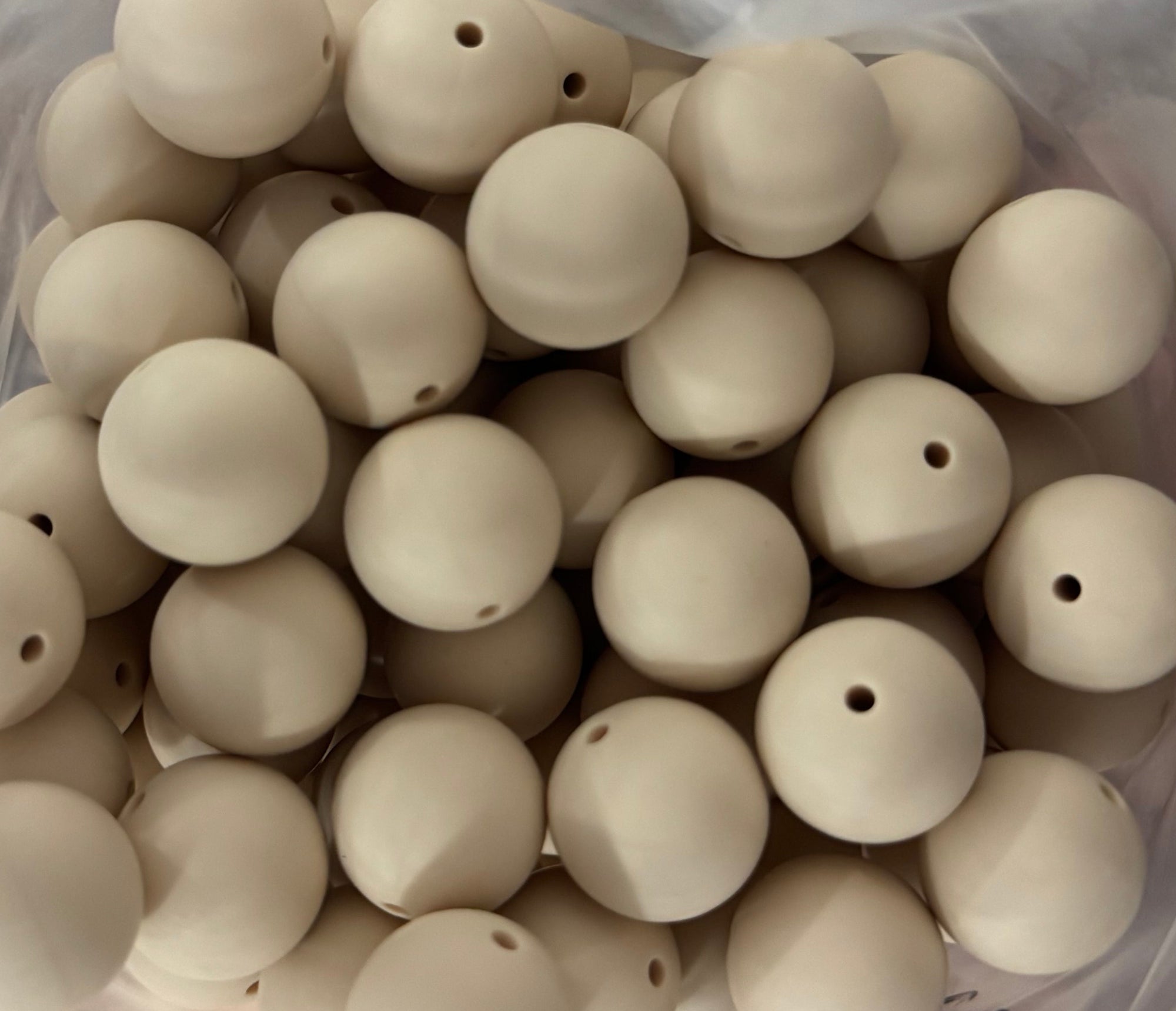 Ivory 19mm Bead [Single]