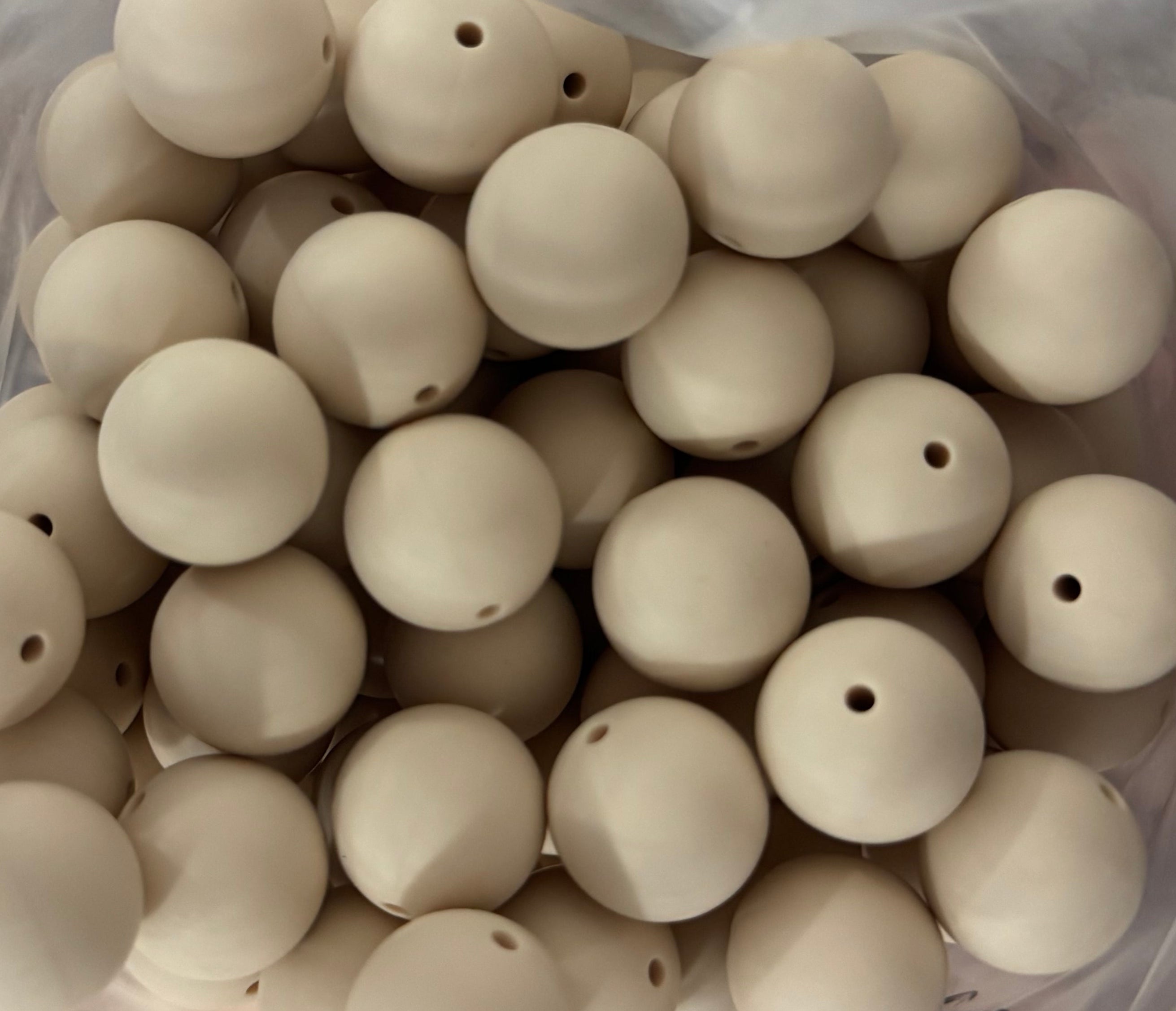 Ivory 19mm Bead [Single]
