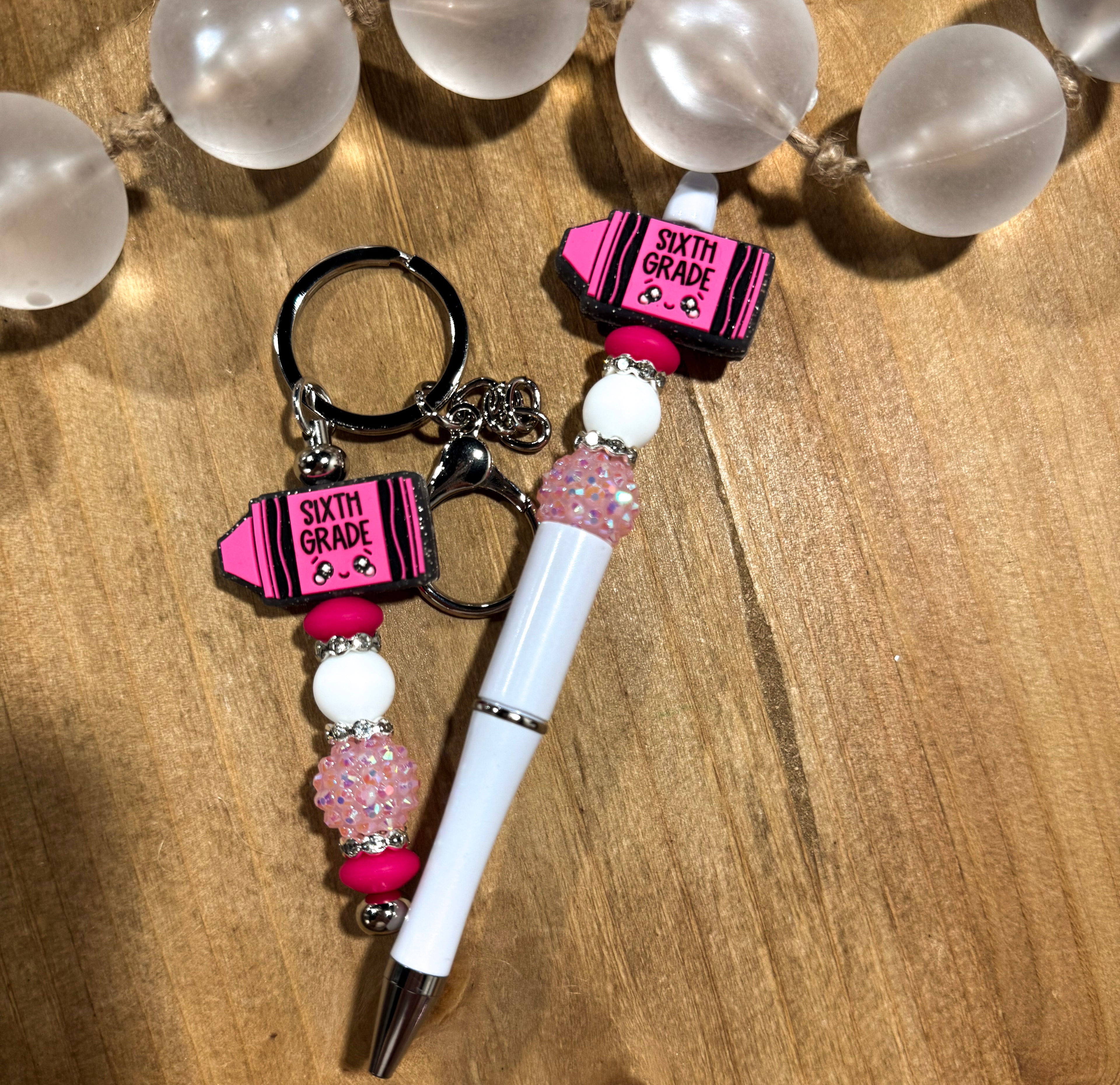 Sixth Grade Crayon Pen/Bar keychain Set