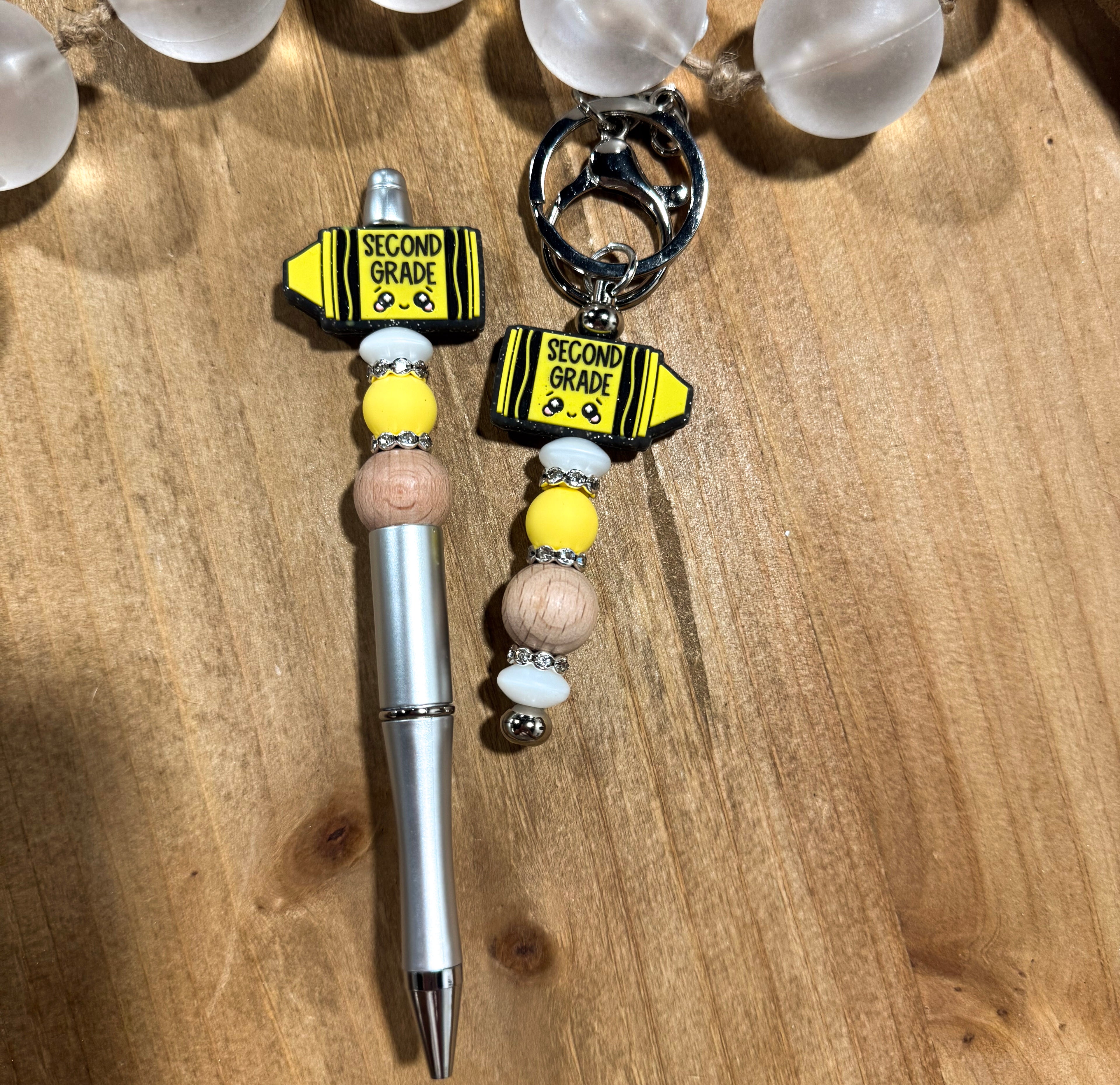 Second Grade Crayon Pen/Bar keychain Set
