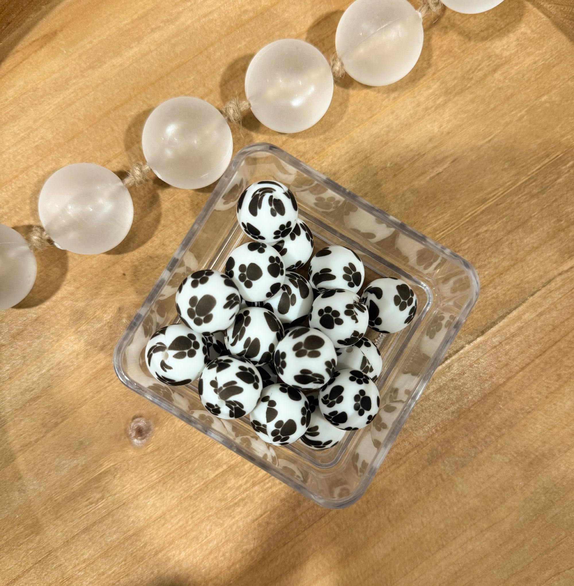 Black Paw Print 19mm 20ct