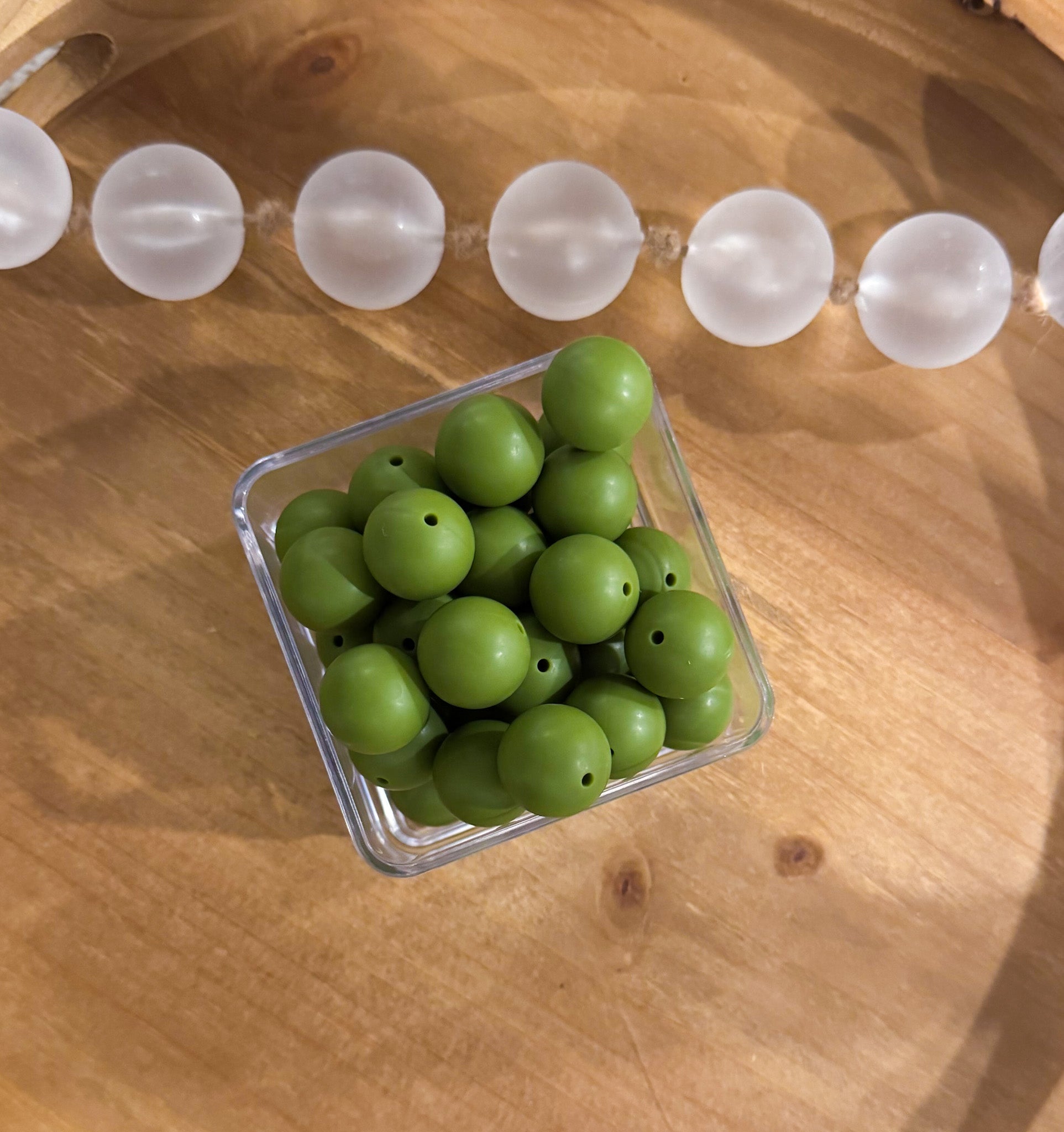 Hunter Green 19mm Bead [Single]