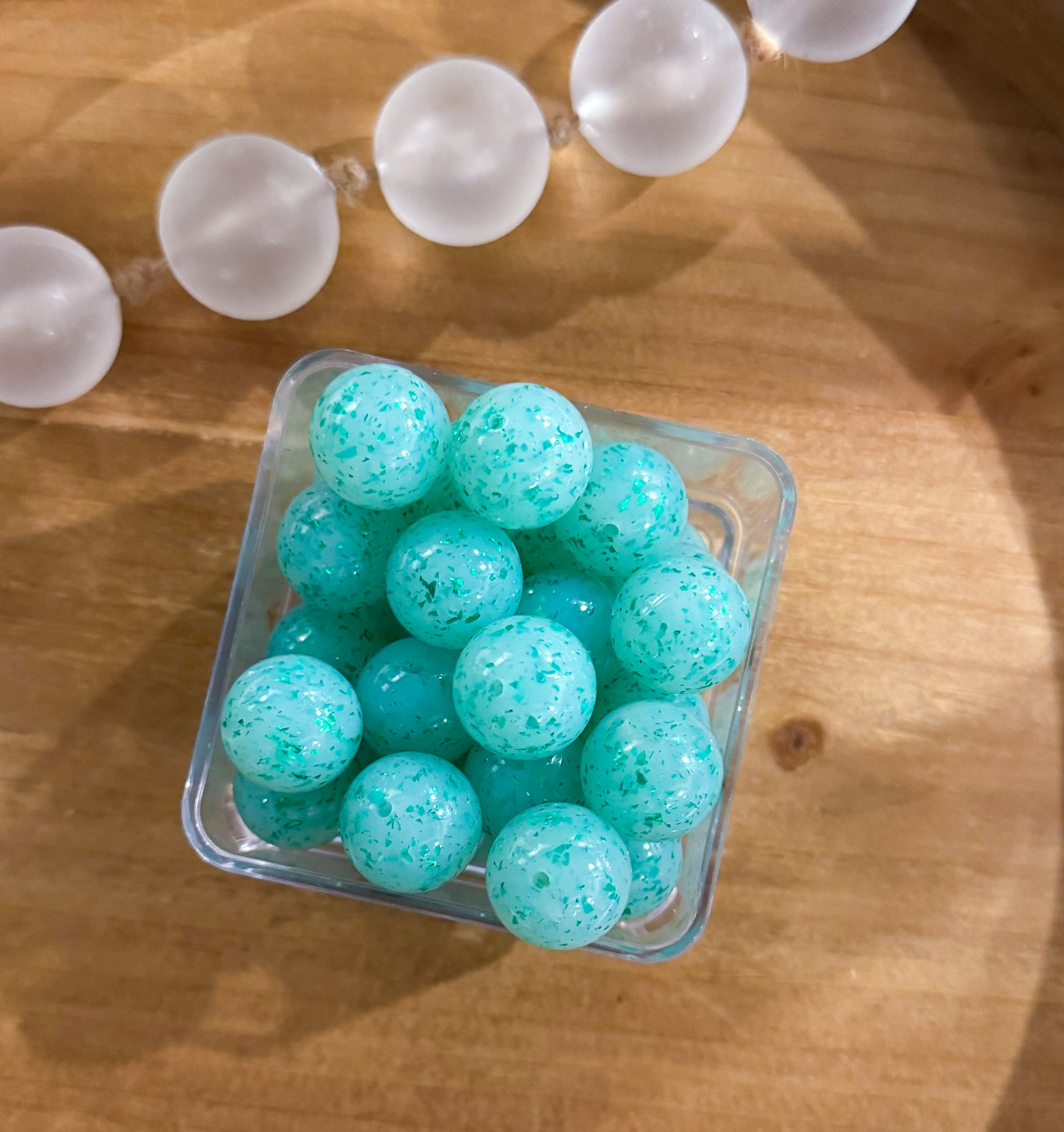 Clear Green Confetti Jelly 20mm Bead [Single]