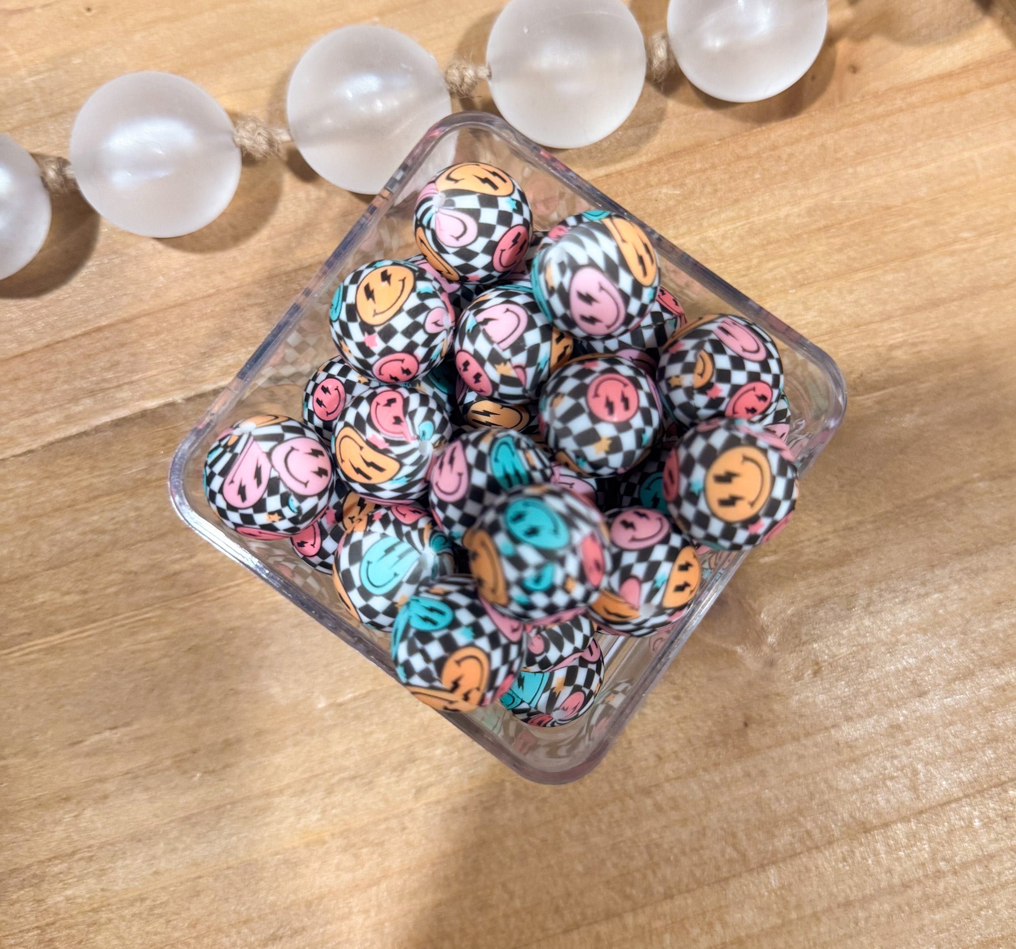 Smiley Checkered 19mm Bead [Single]