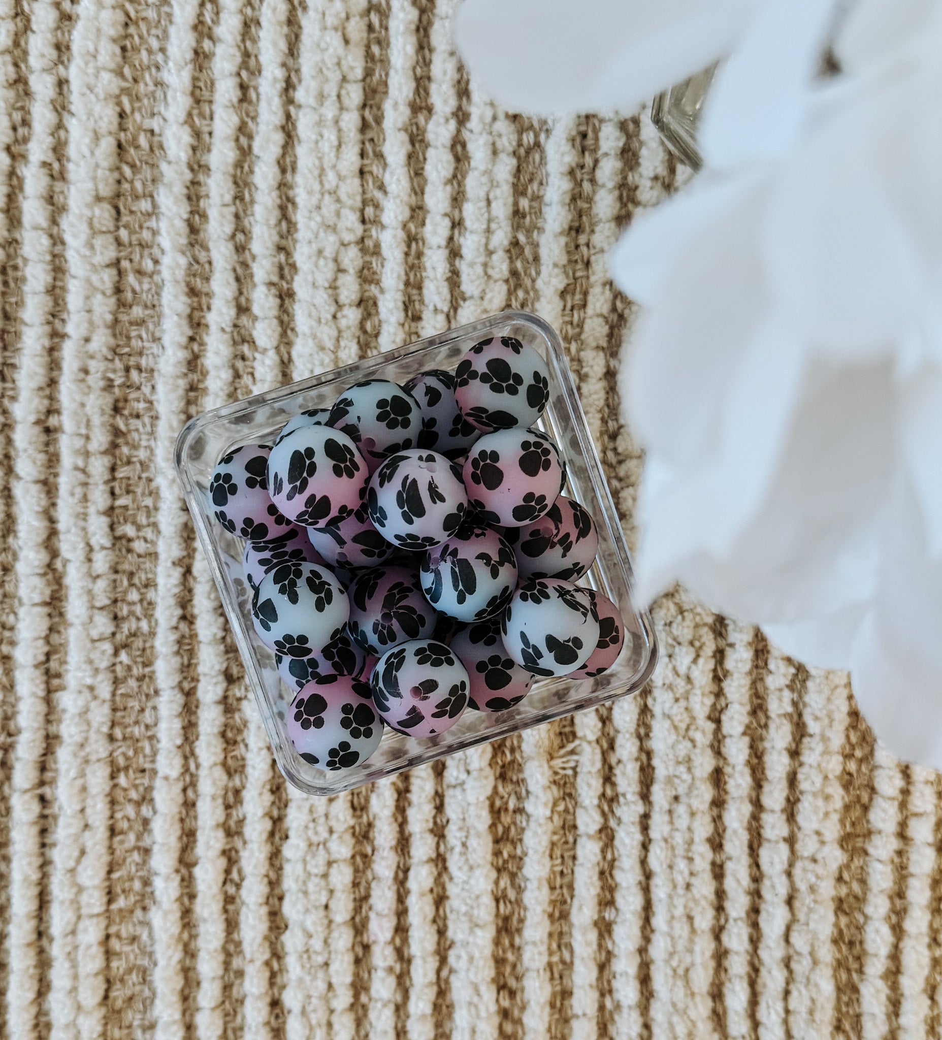 Glow in the Dark Paw Print 19mm Bead [SINGLE]