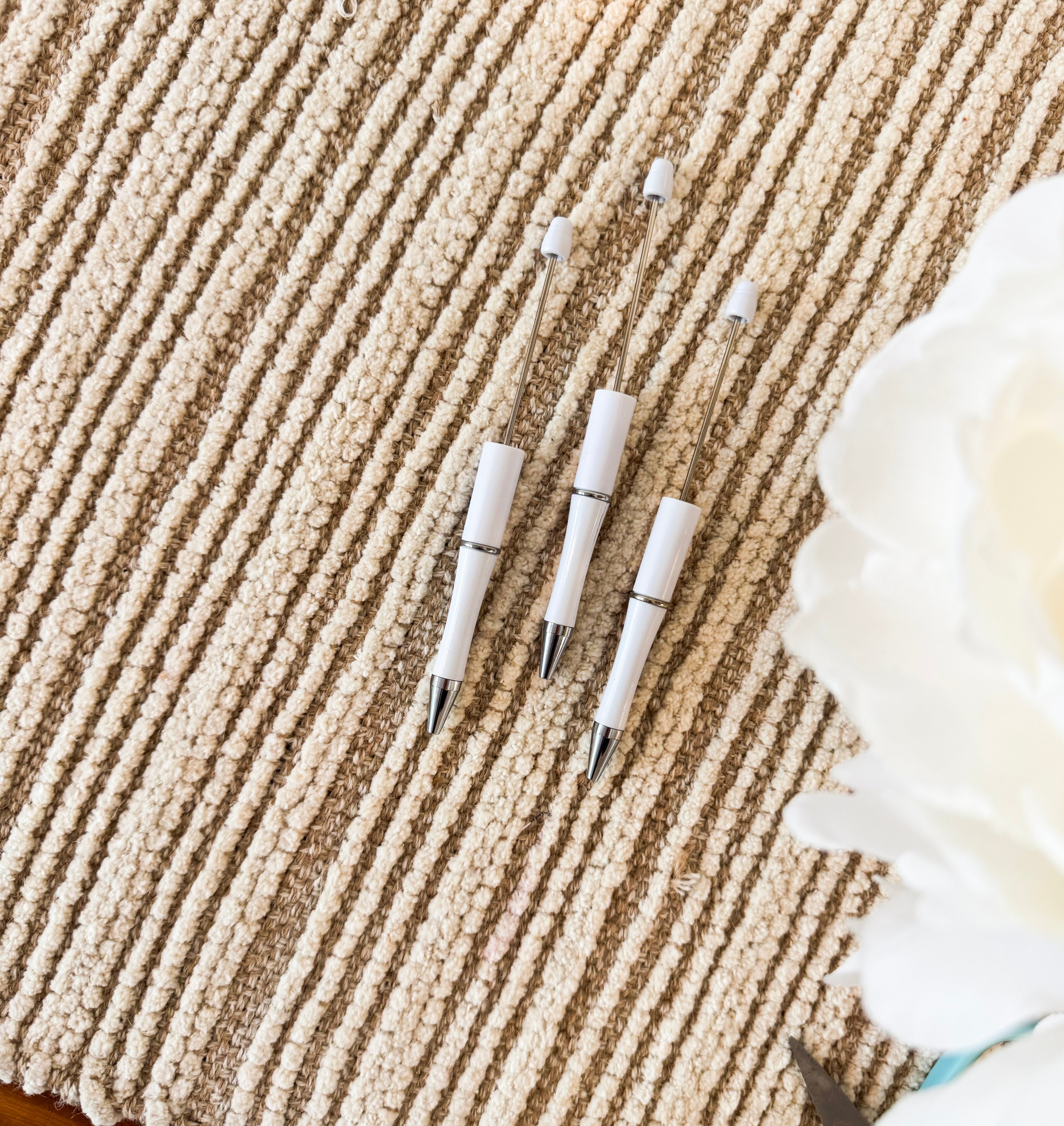 White [Single] Refillable Pen