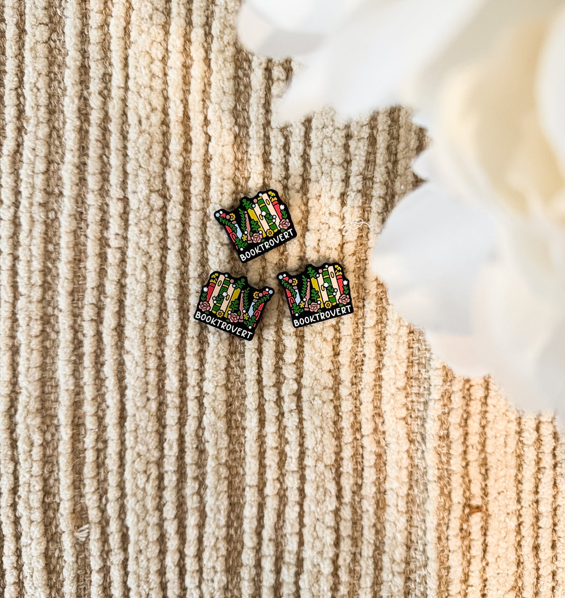 Booktrovert [Single] Focal Bead