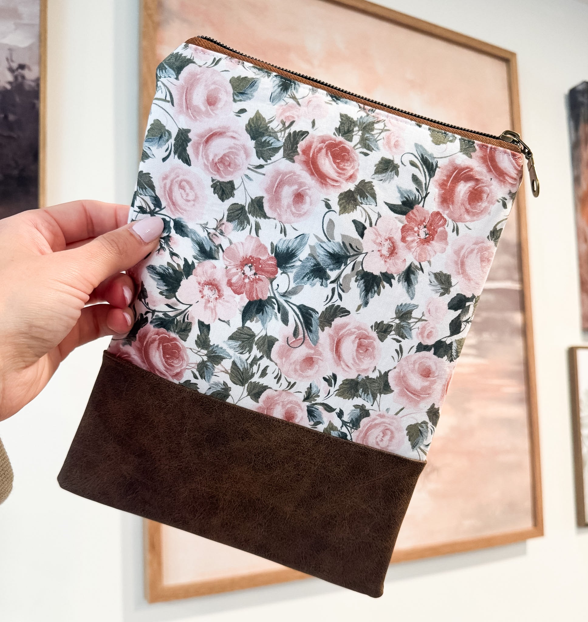 Pink Roses Everyday Essential Bag