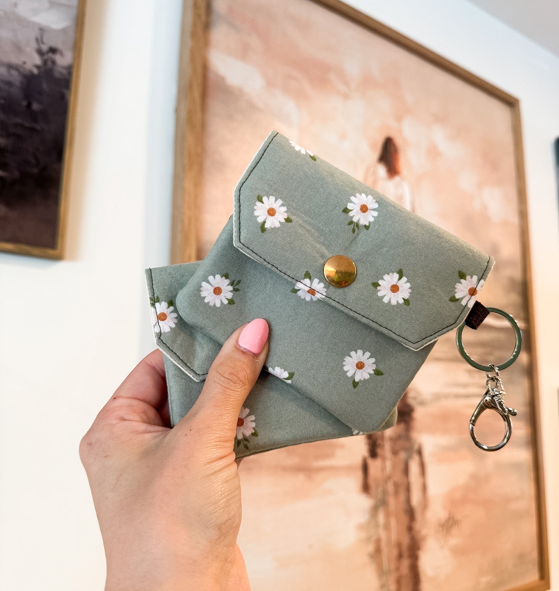 Light Sage Daisy Card Holder