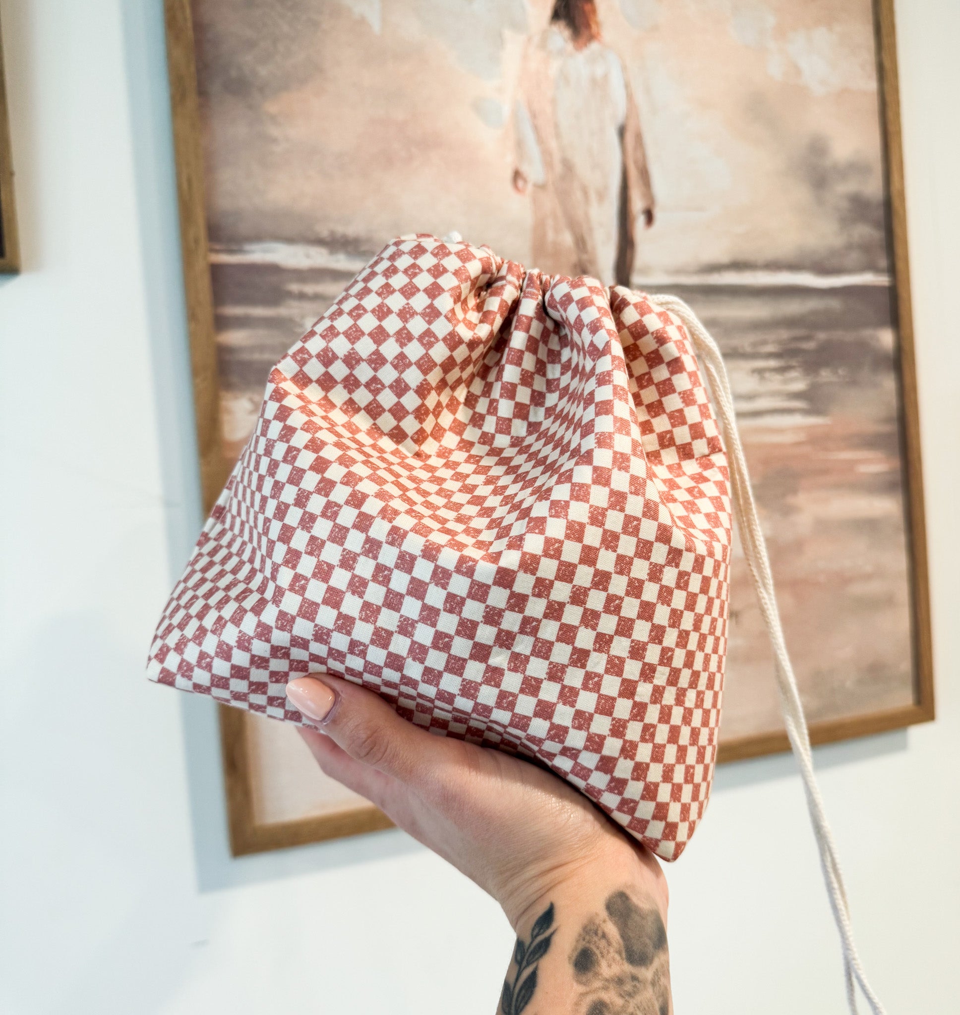 Mauve Checkerd Scrunch & Go Bag-PREORDER
