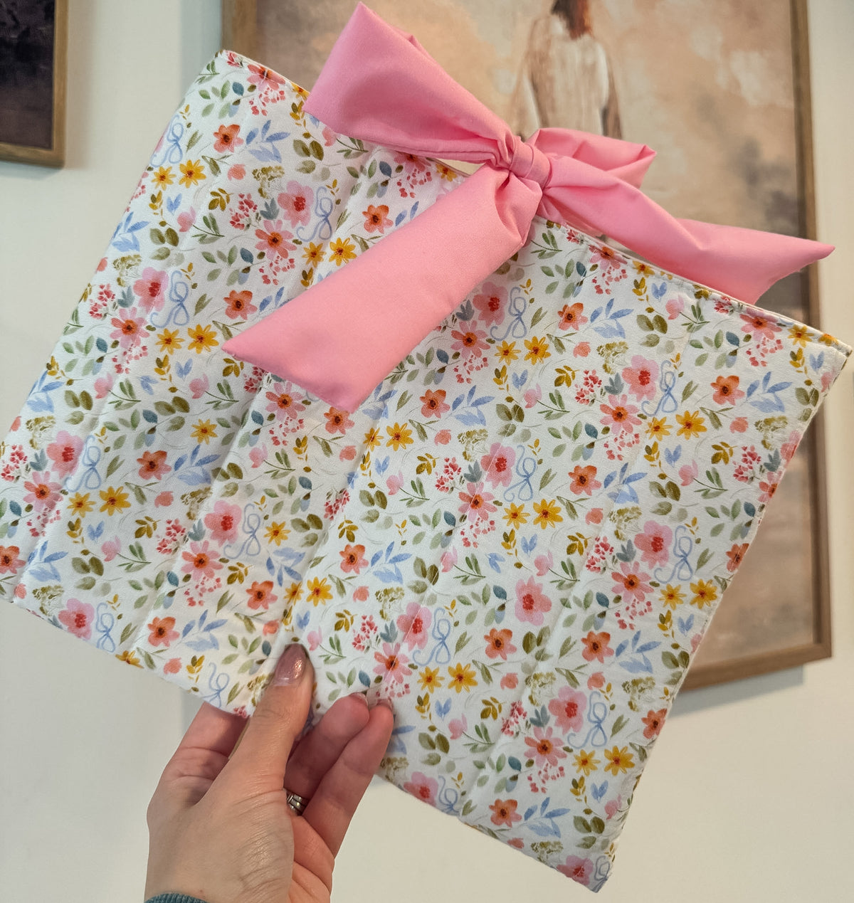 Floral and Bows Quilted Book Sleeve