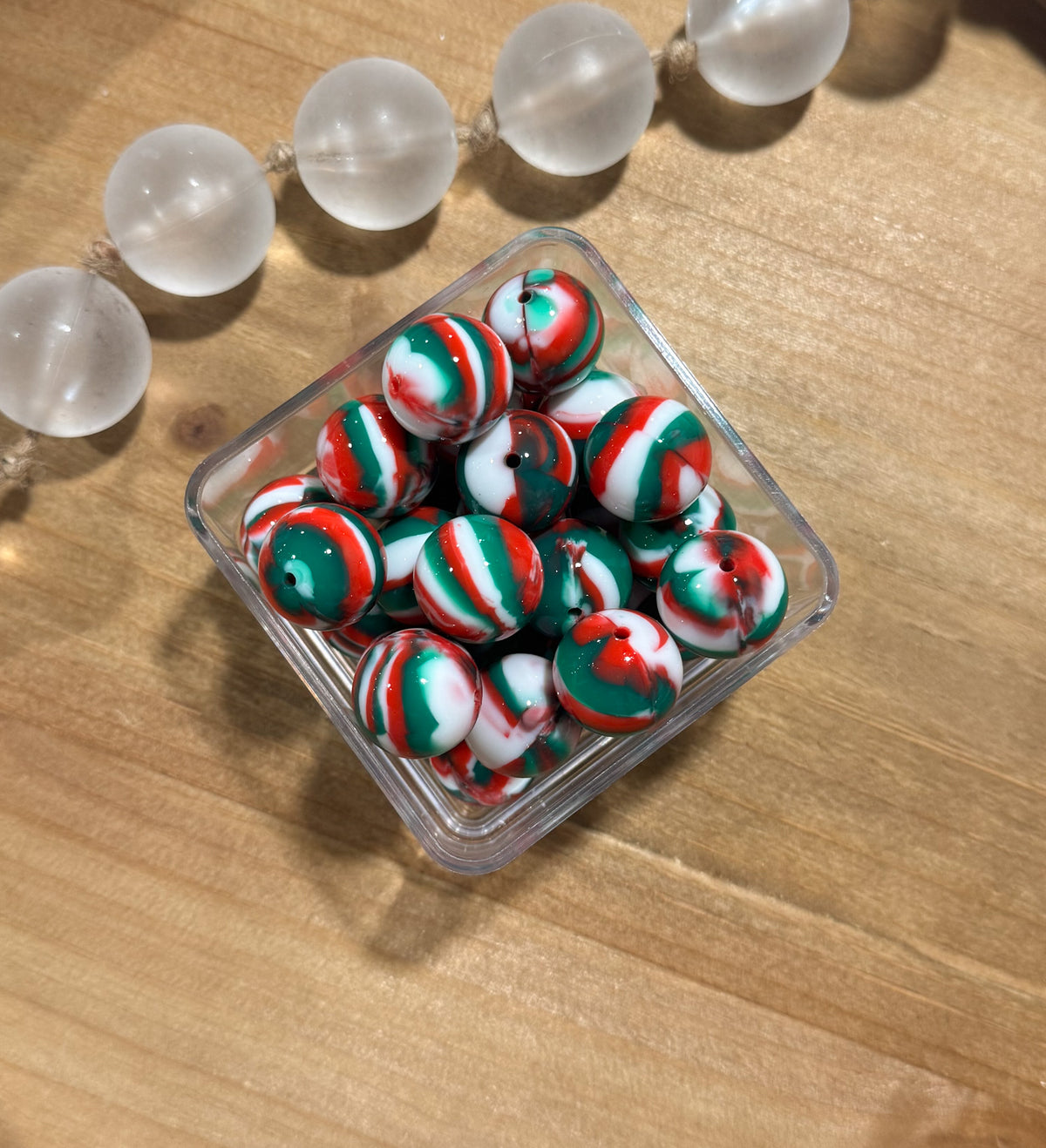Christmas Swirl Jelly 20mm Bead [Single]