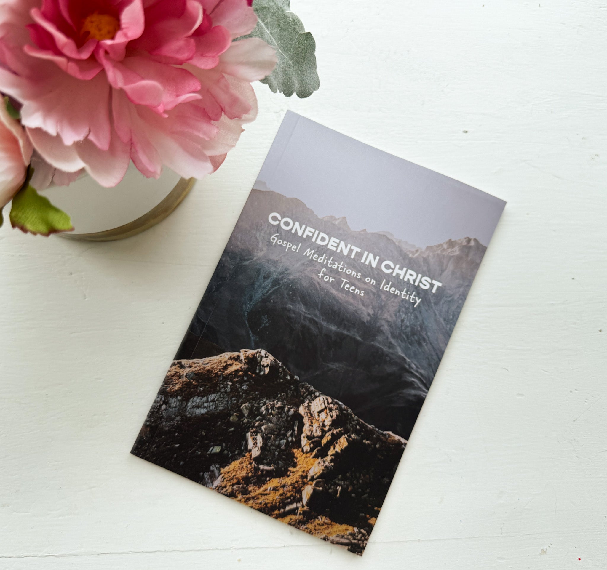 Daily Grace Co. Confident In Christ-Teen Version